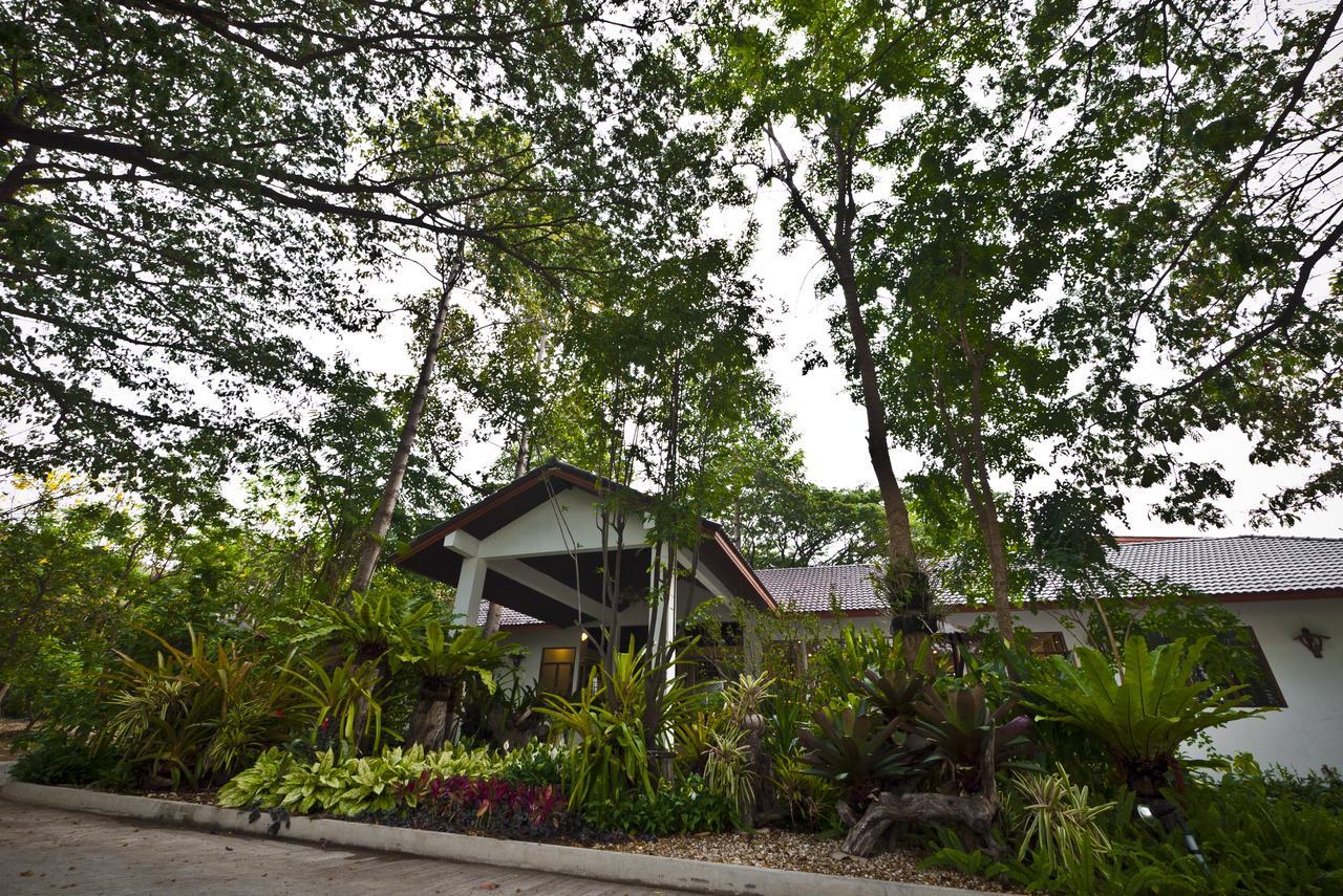 Tree House Hotel Sisaket Εξωτερικό φωτογραφία