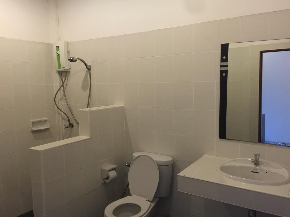 Tree House Hotel Sisaket Εξωτερικό φωτογραφία